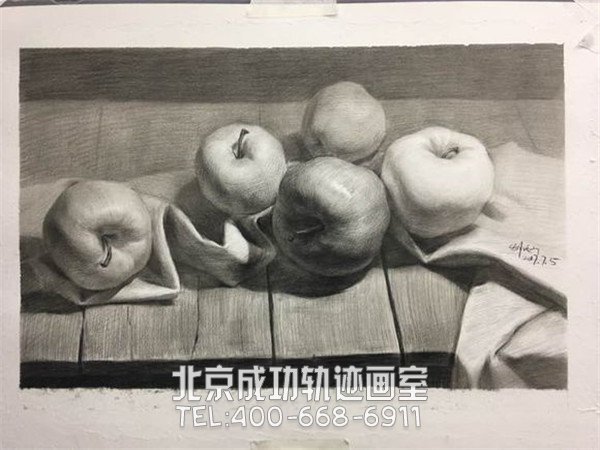 如何畫一個素描蘋果