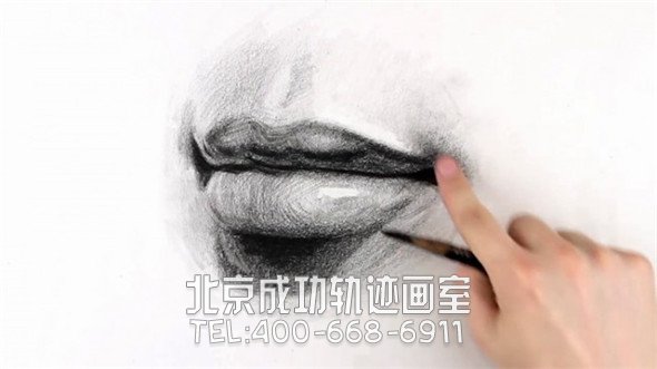 素描教程：素描人物嘴部的具體畫(huà)法步驟